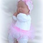 Newborn Baby Girl, Sweet H..